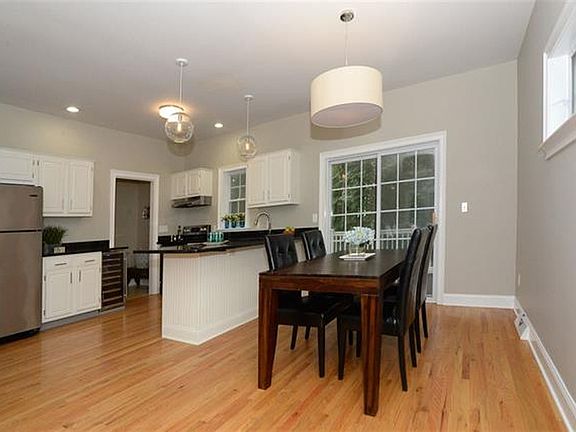 5th image of 27 Horseshoe Dr