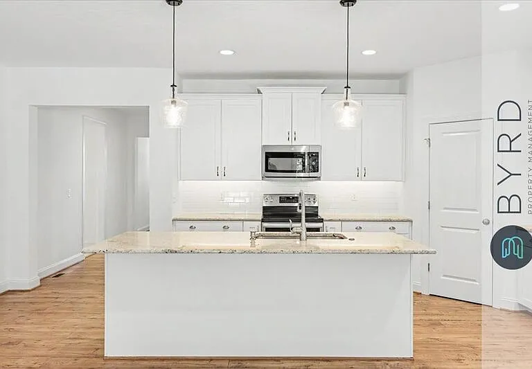 9001 Sharpe Ct — Photo 11