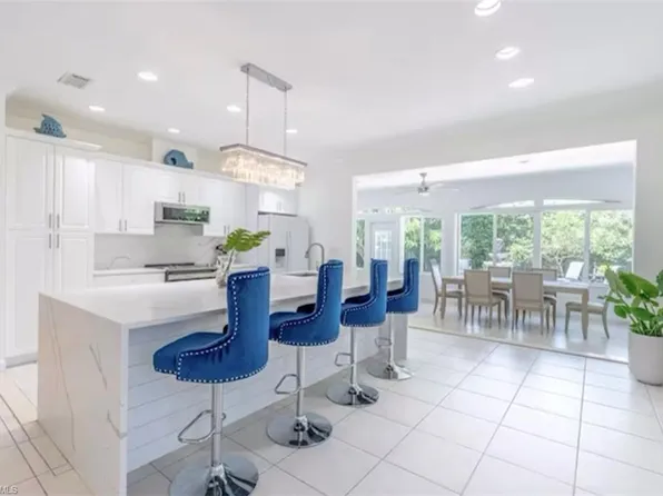 593 106th Ave N, Naples, FL 34108