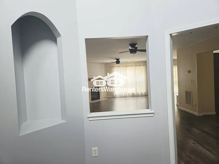 528 Highland Falls Dr — Photo 4