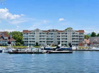 24 Marina Point Dr, Sandusky, OH 44870