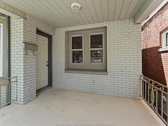 4th image of 537 McEwan Ave