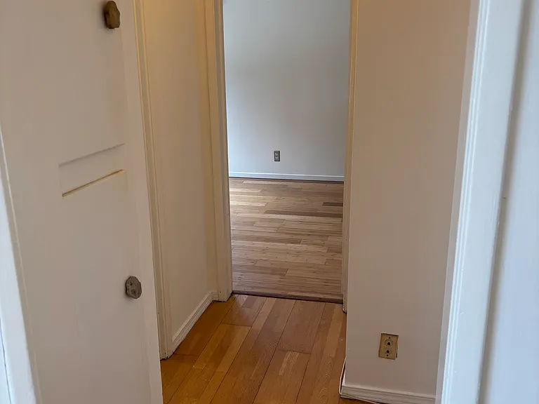 915 Ocean Ave #102 — Photo 5