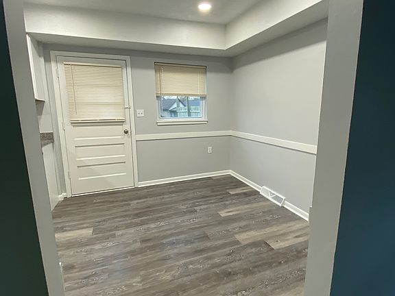 3rd image of 535 Carbon St