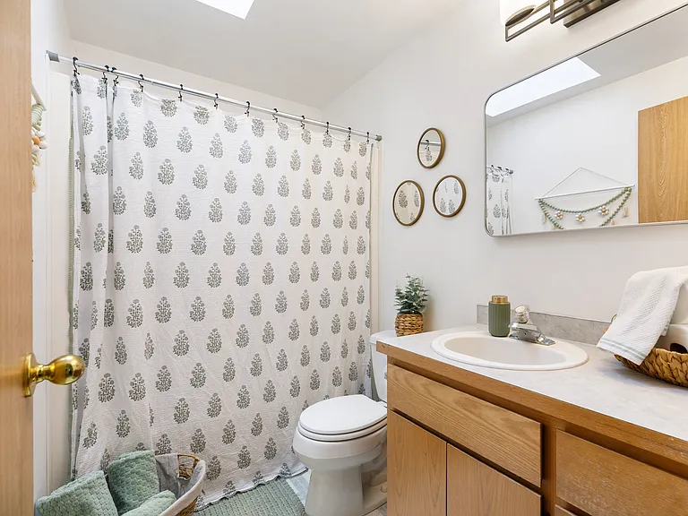 1257 Russell Dr — Photo 12