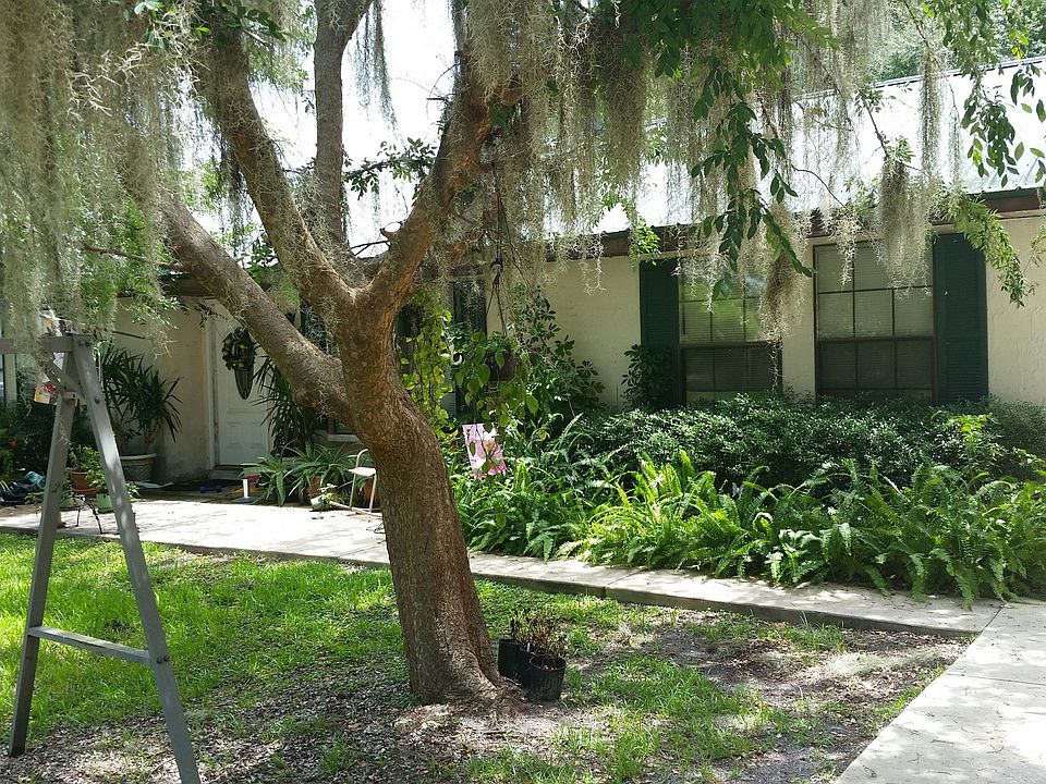 1st image of 102 Canal Dr E