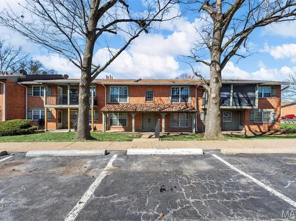 8724 Santa Bella Dr APT G, Hazelwood, MO 63042