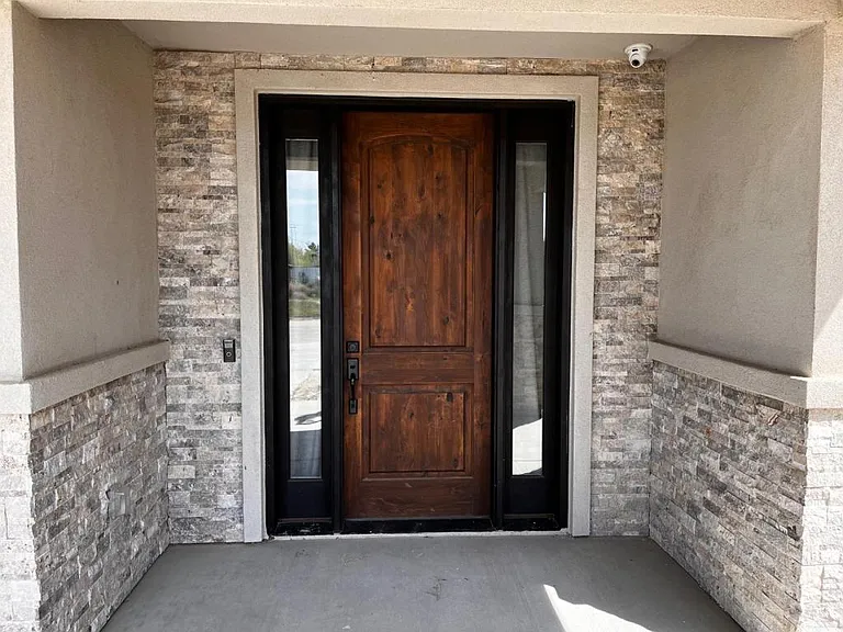 4421 Stetson Ave — Photo 3