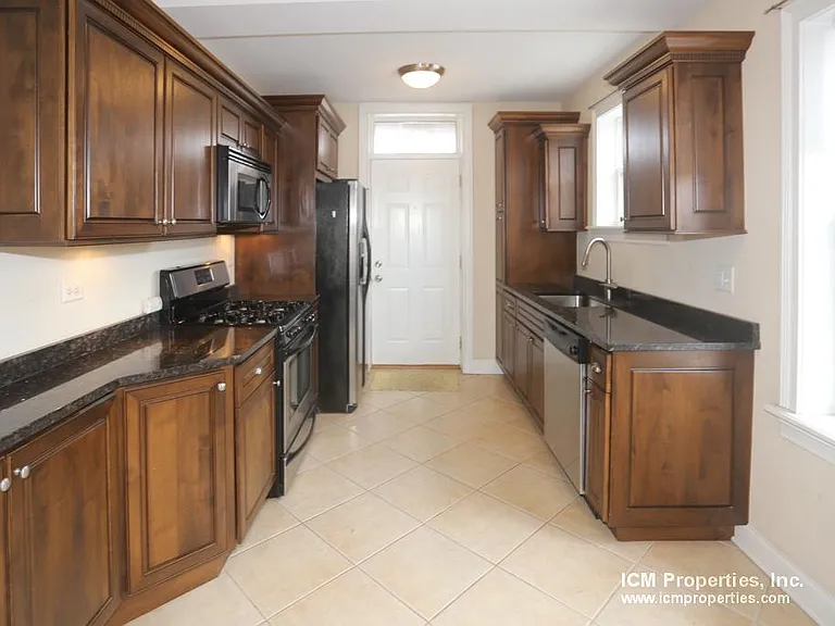 4820 N Paulina St #1 — Photo 1