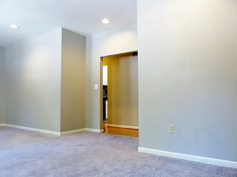 200 E West St #1 — Photo 8