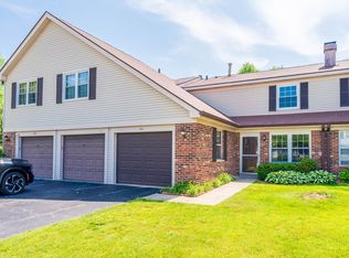 44 Willow Cir, Cary, IL 60013