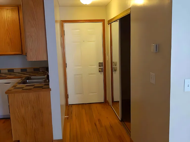 Twin Pines Apartments — Photo 18