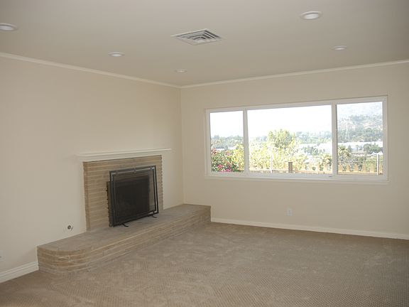 5th image of 320 W Gladstone St