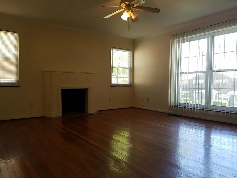 2872 Sherwood Rd #C — Photo 2