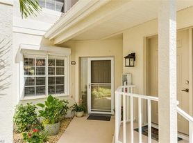 7518 Silver Trumpet Ln, Naples, FL