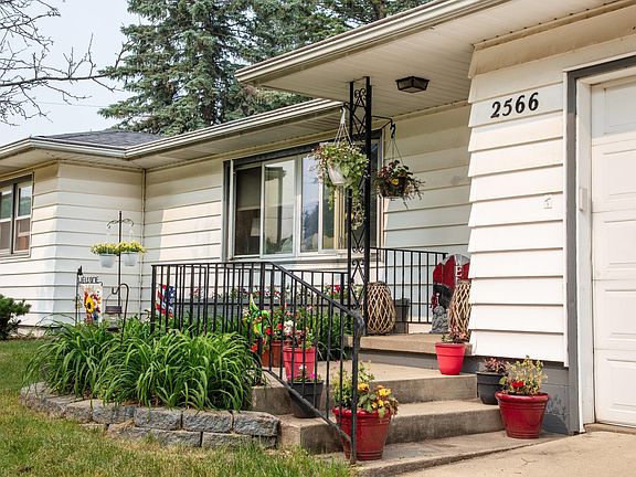 3rd image of 2566 Saratoga Dr