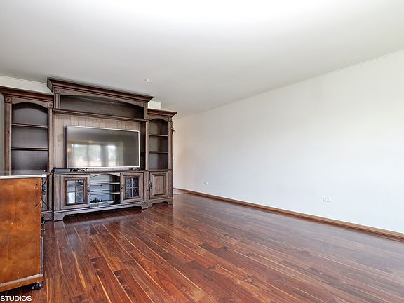 4th image of 57 E Hattendorf Ave APT 410