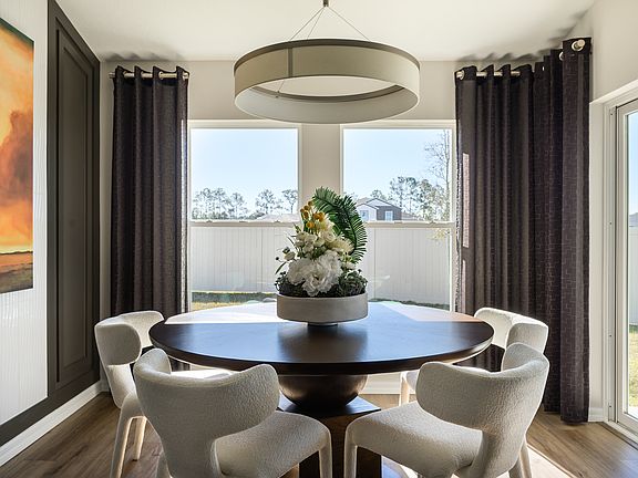 Valeria Model Dining Room