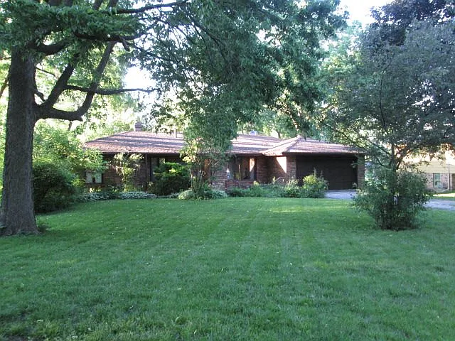 2411 Mandrake Dr photo 1