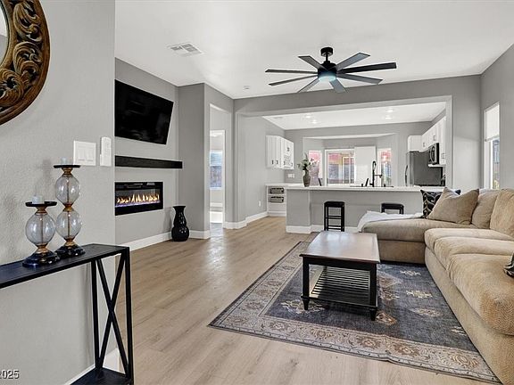 4th image of 2073 Desert Woods Dr