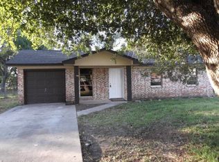 300 Sands St, Angleton, TX 77515