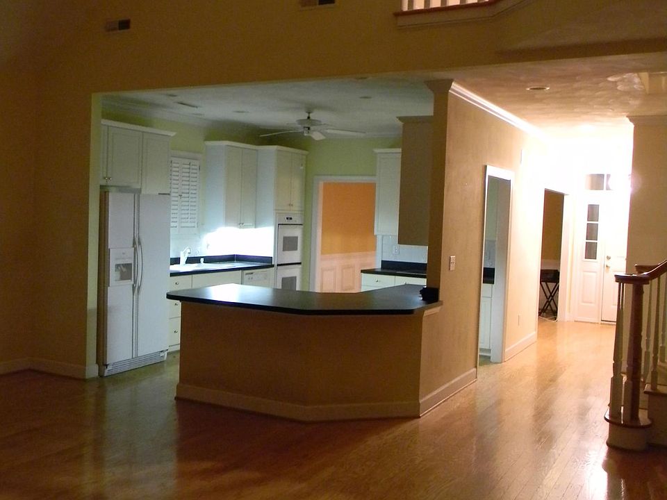 1st image of 3806 Parkway Place Dr