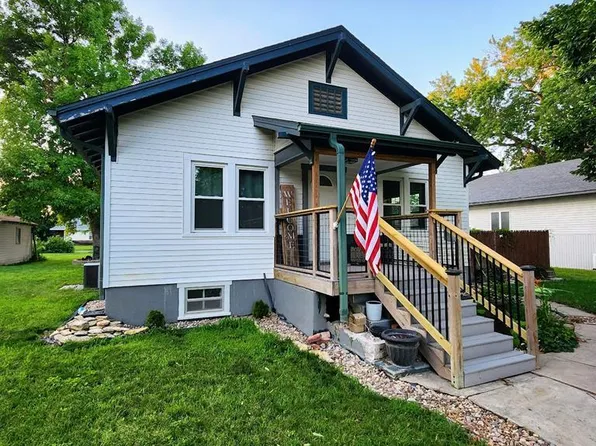 2017 13th St, Central City, NE 68826
