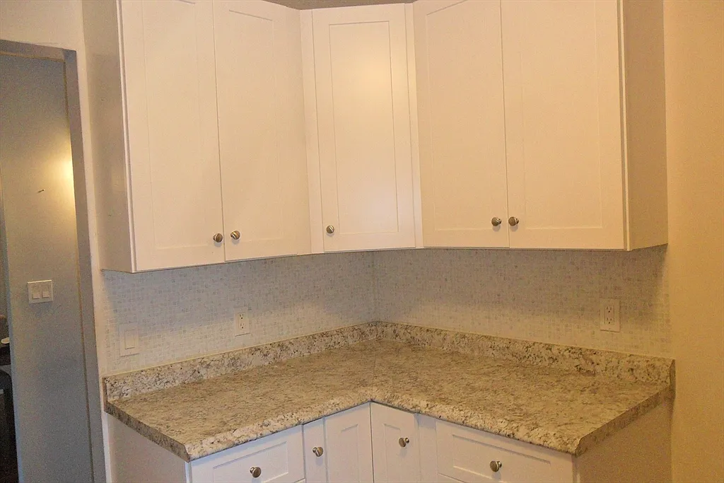 2 bed, 3.0 bath, 1353 sqft, $3,000 — Photo 3