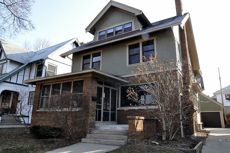 1st image of 222 Youell Ave SE