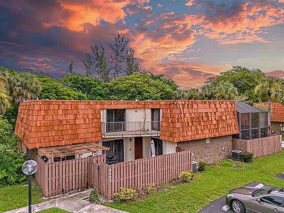 5th image of 8437 N Coral Circle #8437