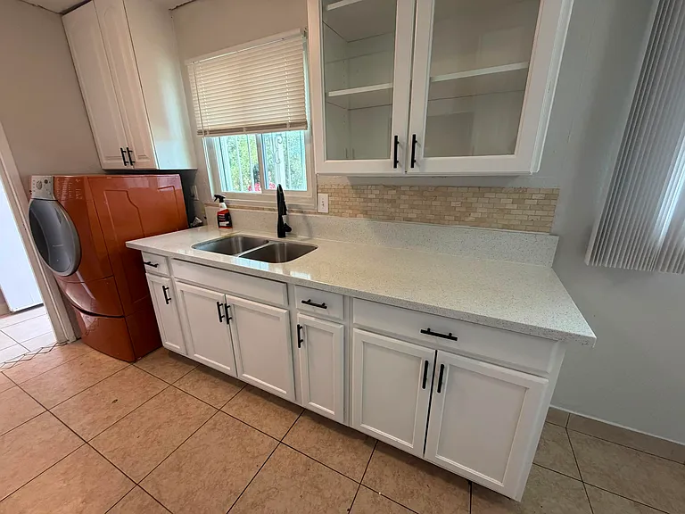 1304 Silver Lake Dr — Photo 4