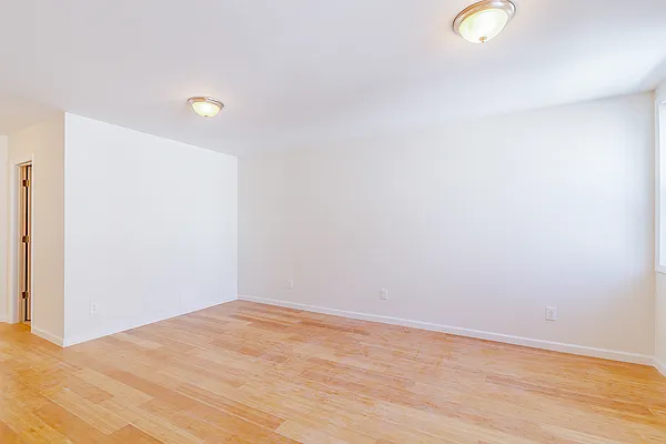 Rented by Tesla Realty Group LLC | media 31