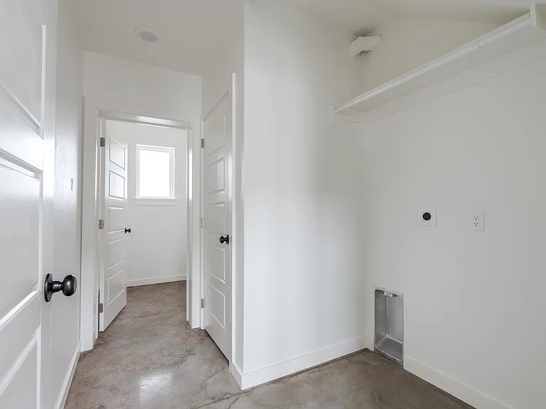 1216 N Blackwelder Ave #12 — Photo 12
