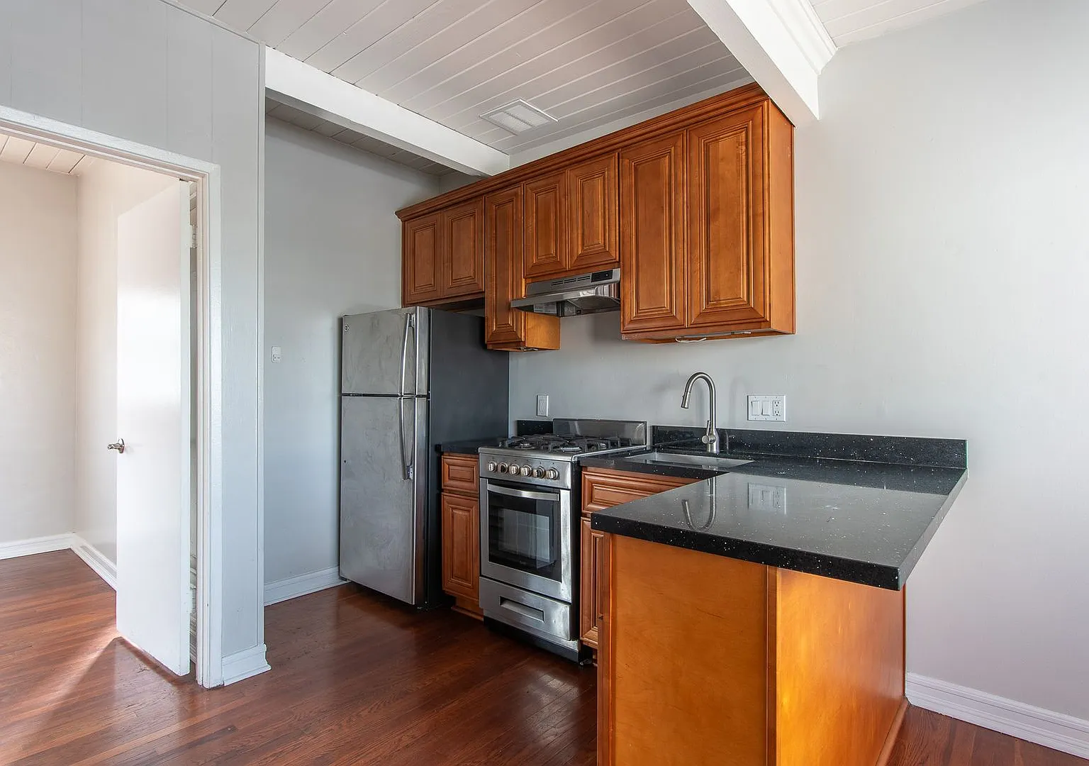 3815 Vermont St — Photo 4