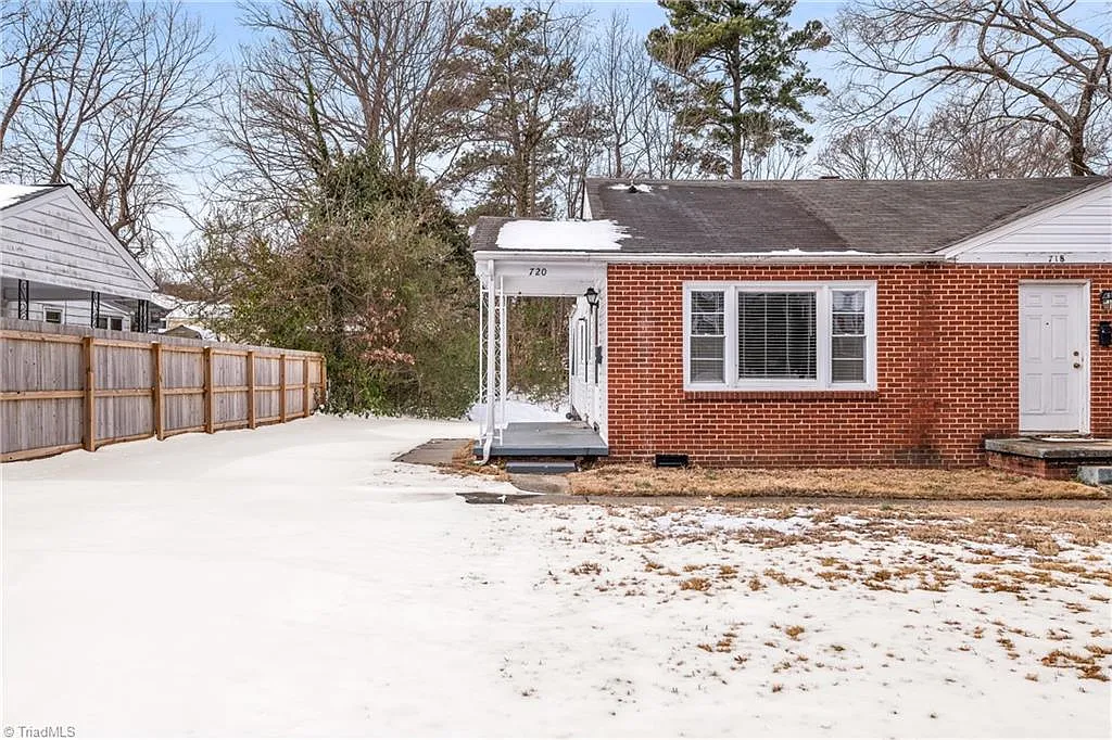 Building Photo - 718 S Elam Ave