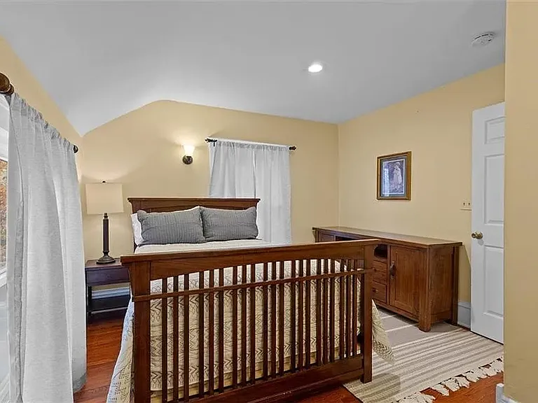 4007 Genessee St — Photo 14