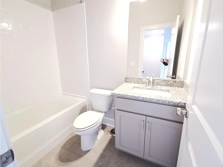 3795 Oxford Cir — Photo 16