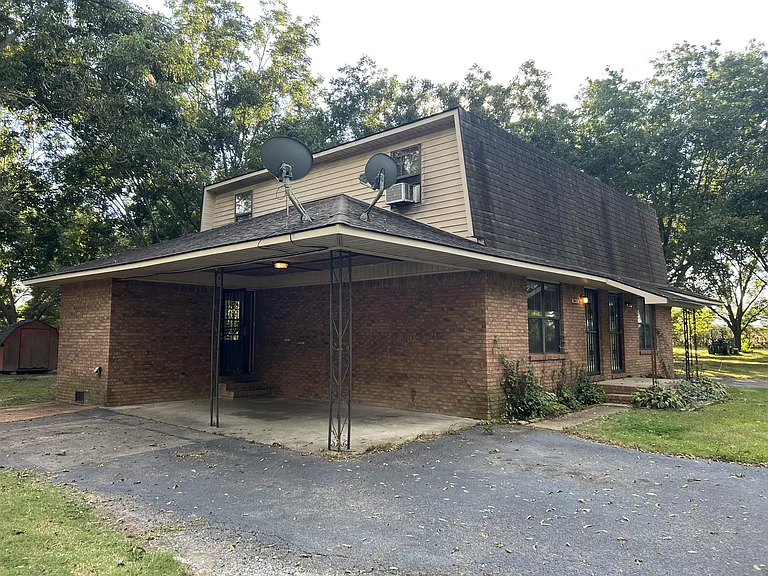 1803 Thomas Ln #B — Photo 1