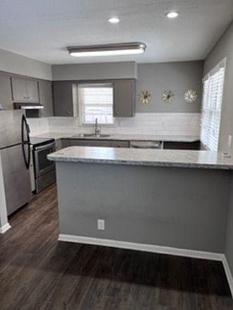 Bar area to Kitchen