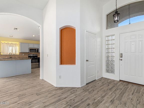 5th image of 16361 W WASHINGTON Street