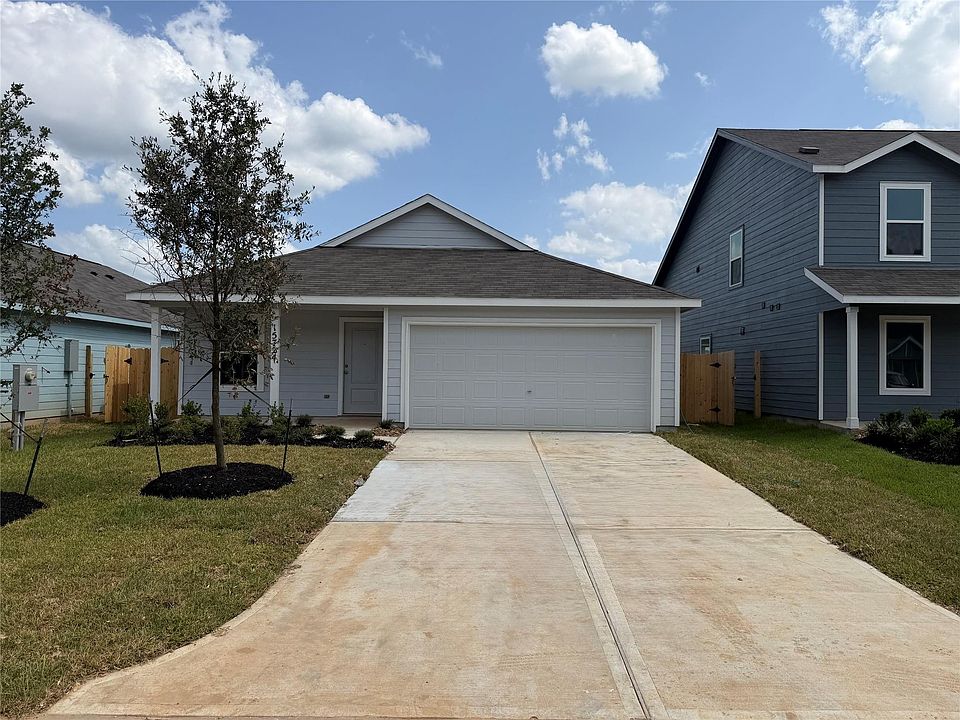 1st image of 15724 Plum Brook Dr