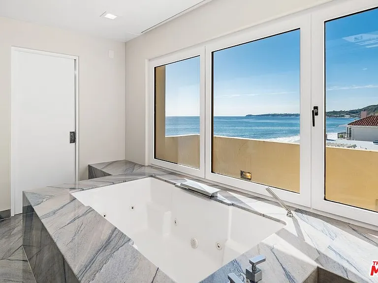 25302 Malibu Rd — Photo 15