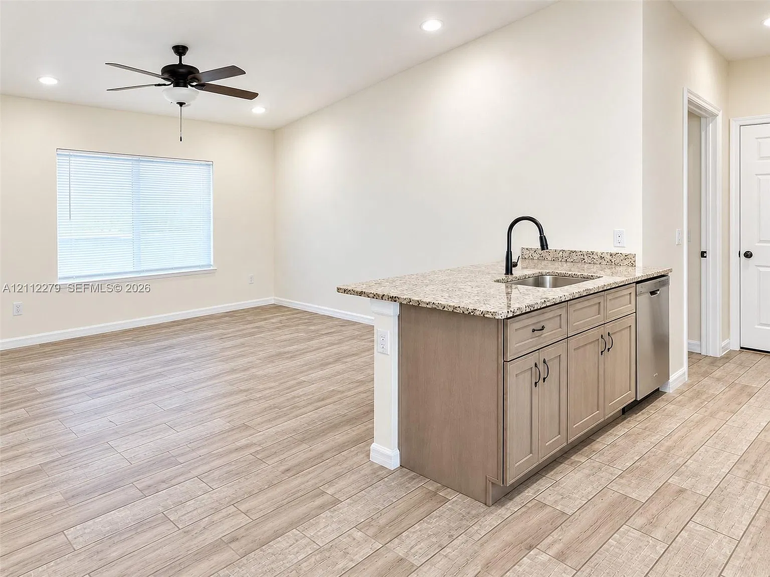 3 bed, 2.0 bath, 1215 sqft, $1,750 — Photo 4