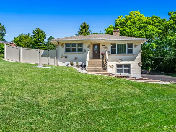 6116 Acorn Ln, Oakwood Hills, IL 60013