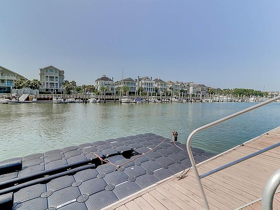 4th image of 48 Waterway Island Dr