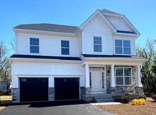 19 Misty Meadow Ln, Hamilton, NJ 08619