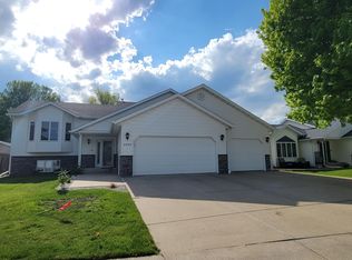 2830 Essex Loop, Bismarck, ND 58504
