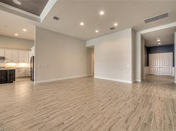 4th image of 14381 Cove Ct