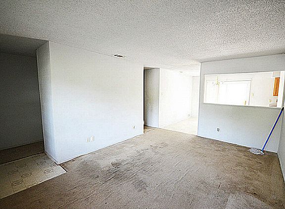 5th image of 1939 Oak Hill Pl