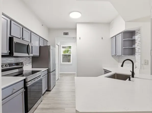 9905 Baywinds Dr APT 2102, West Palm Beach, FL 33411